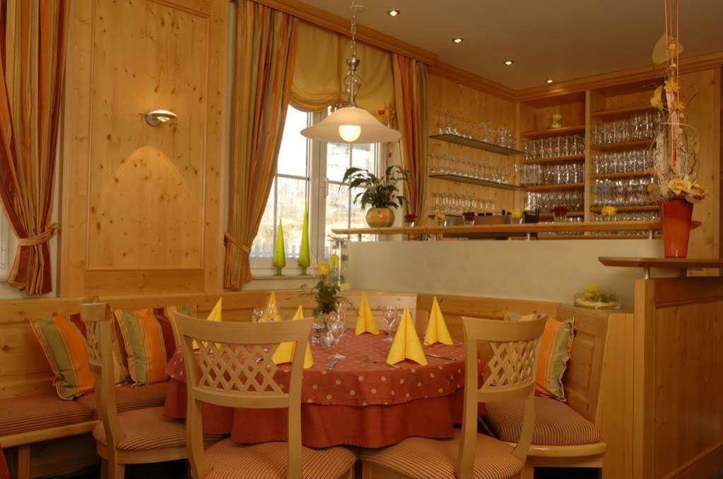 Landgasthof Krug Dechendorf ภายนอก รูปภาพ